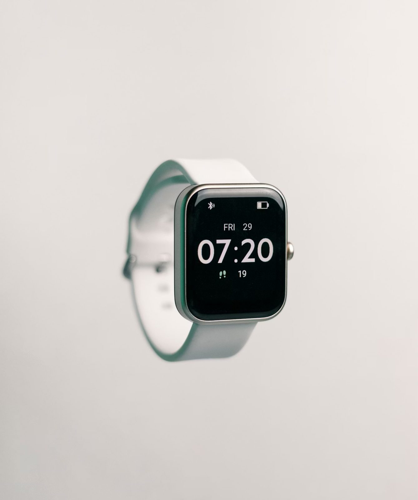 I Put a Walking Pad Under My Standing Desk — My First Week and What Surprised Me
