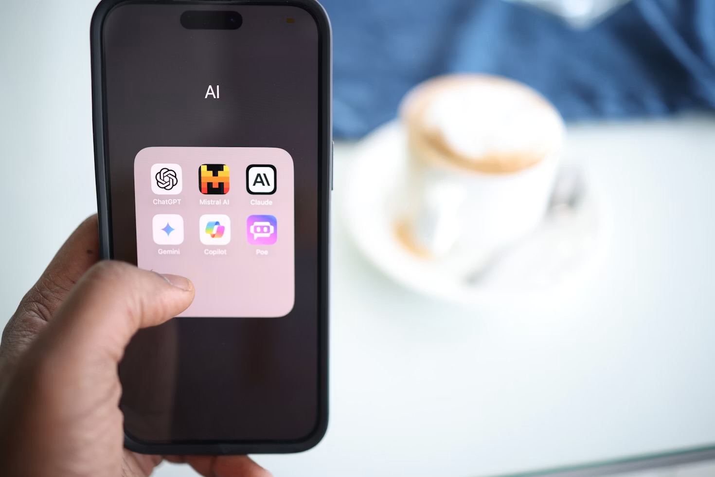 ChatGPT vs Claude: Which AI Assistant I Actually Reach For in 2026