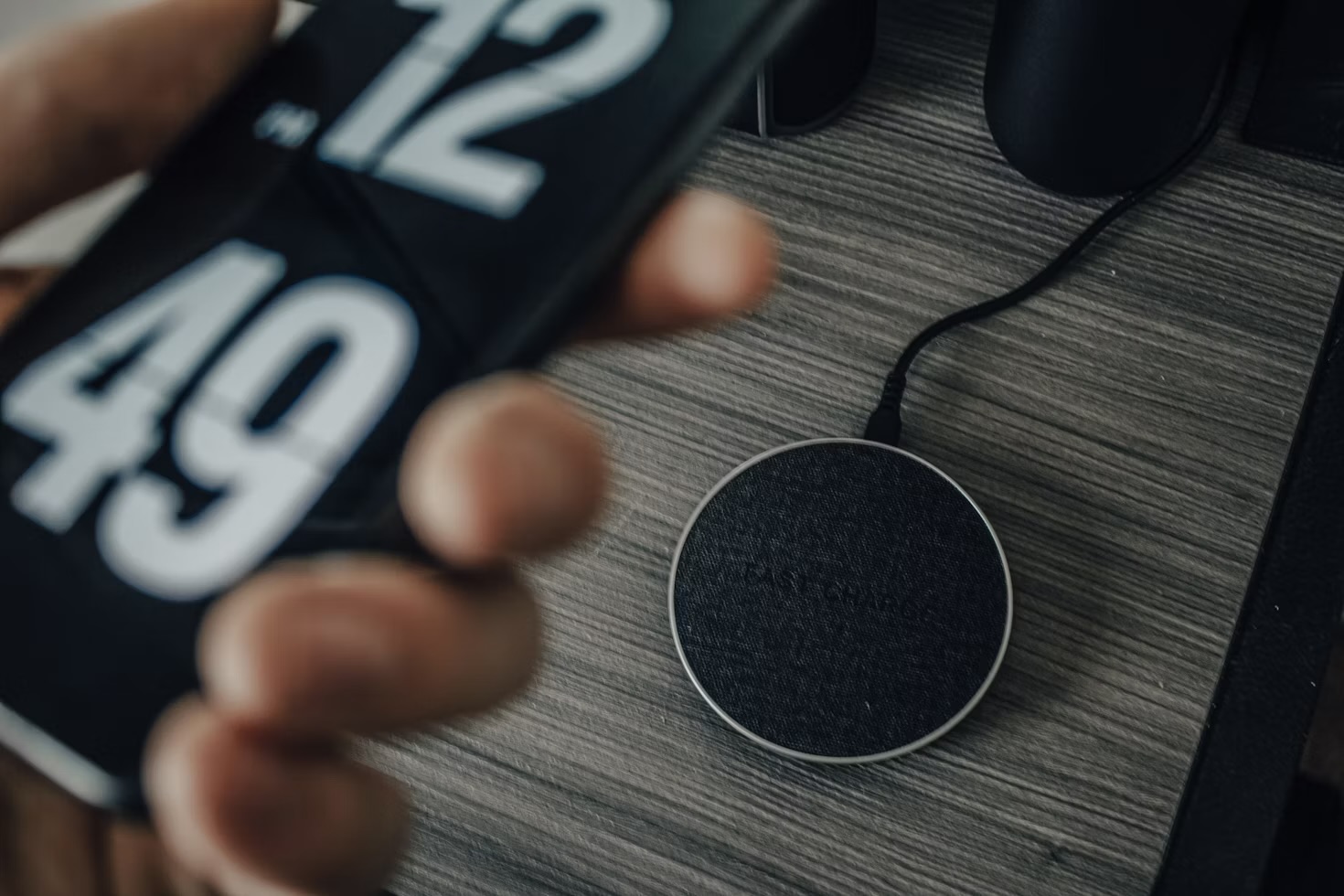 Greyscale Phone for 30 Days: My Honest Screen-Time Verdict